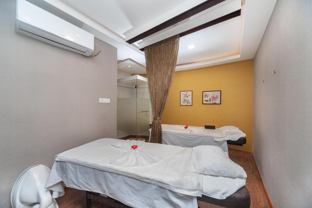 Capital O 6229 Ilara Hotels And Resorts Siruseri エクステリア 写真