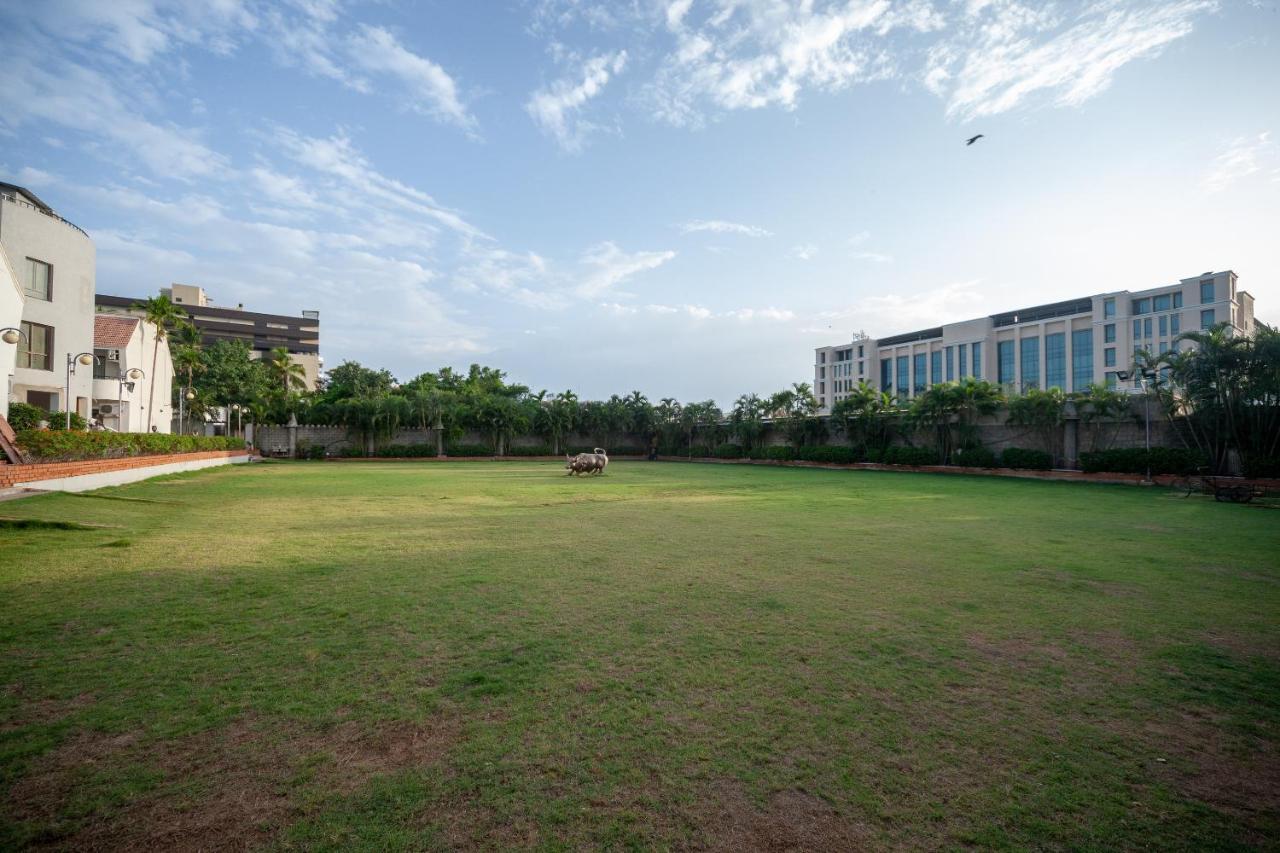 Capital O 6229 Ilara Hotels And Resorts Siruseri エクステリア 写真