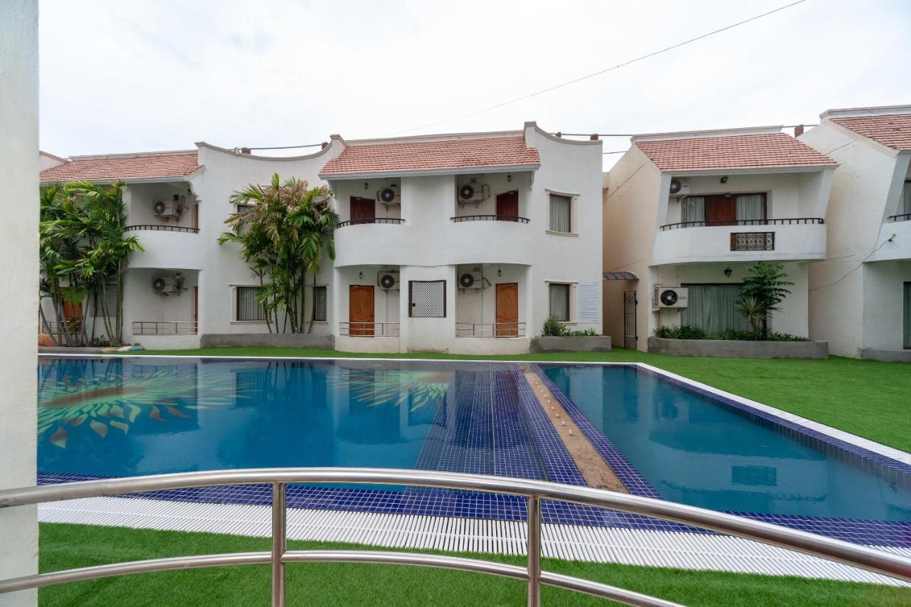 Capital O 6229 Ilara Hotels And Resorts Siruseri エクステリア 写真