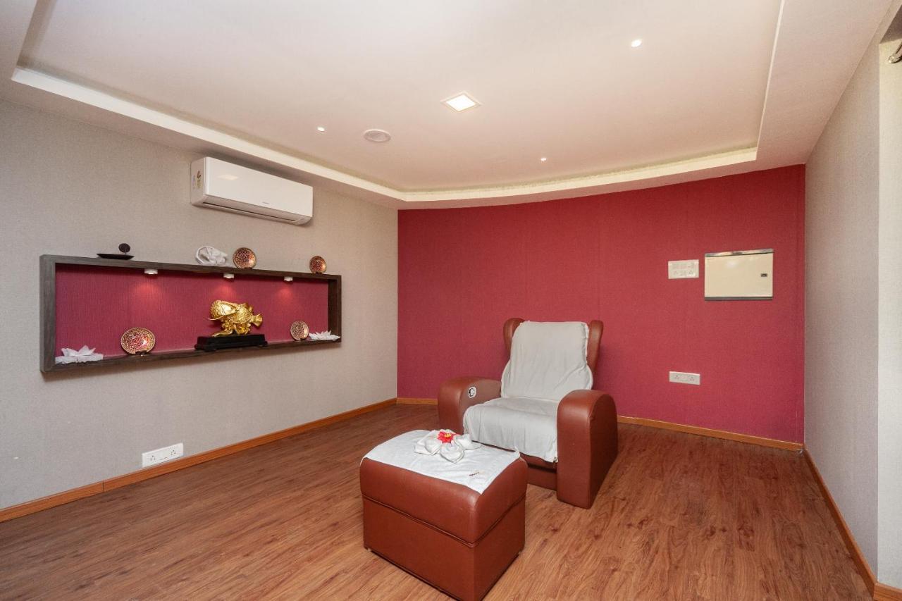 Capital O 6229 Ilara Hotels And Resorts Siruseri エクステリア 写真