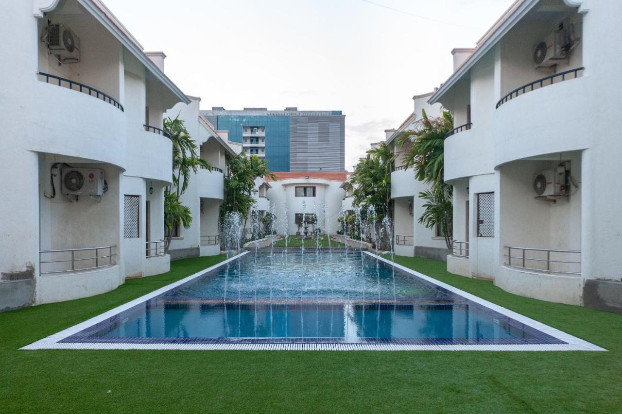 Capital O 6229 Ilara Hotels And Resorts Siruseri エクステリア 写真
