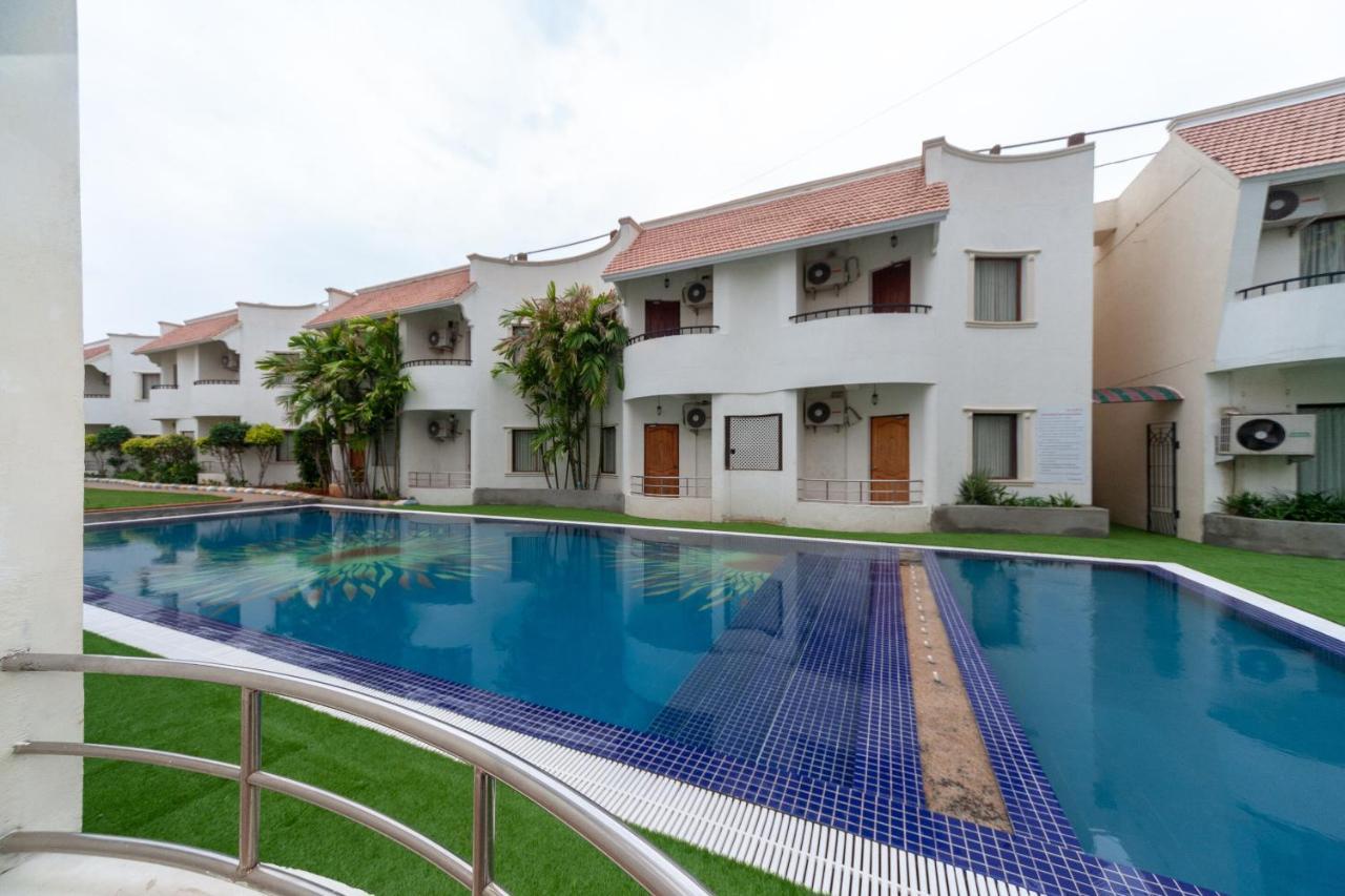 Capital O 6229 Ilara Hotels And Resorts Siruseri エクステリア 写真